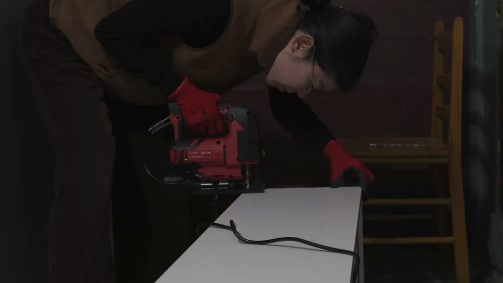 本棚の高さを調整