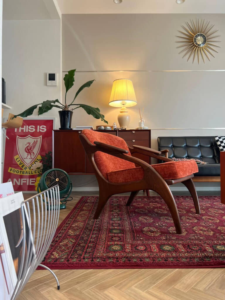 あたたかみのある自然素材やファブリックで居心地のいい雰囲気に