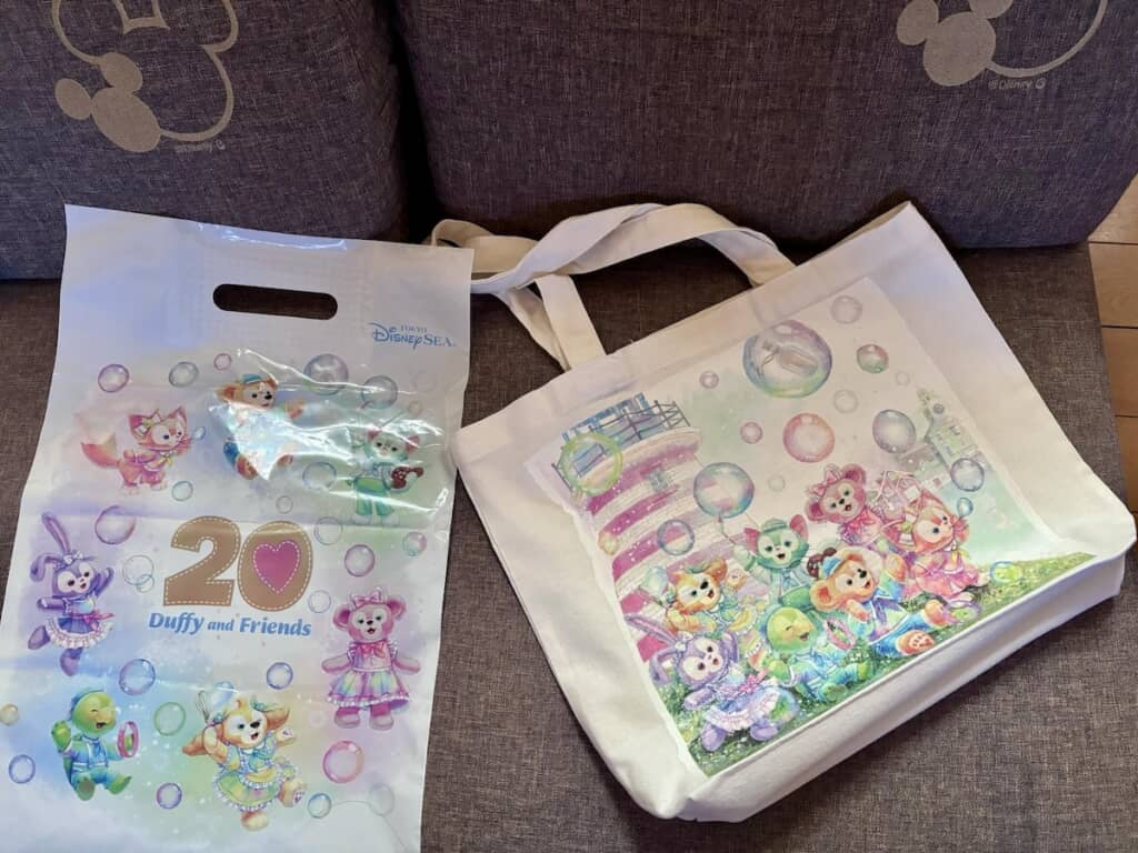 ビニール袋のデザインがトートバッグにお引っ越し！