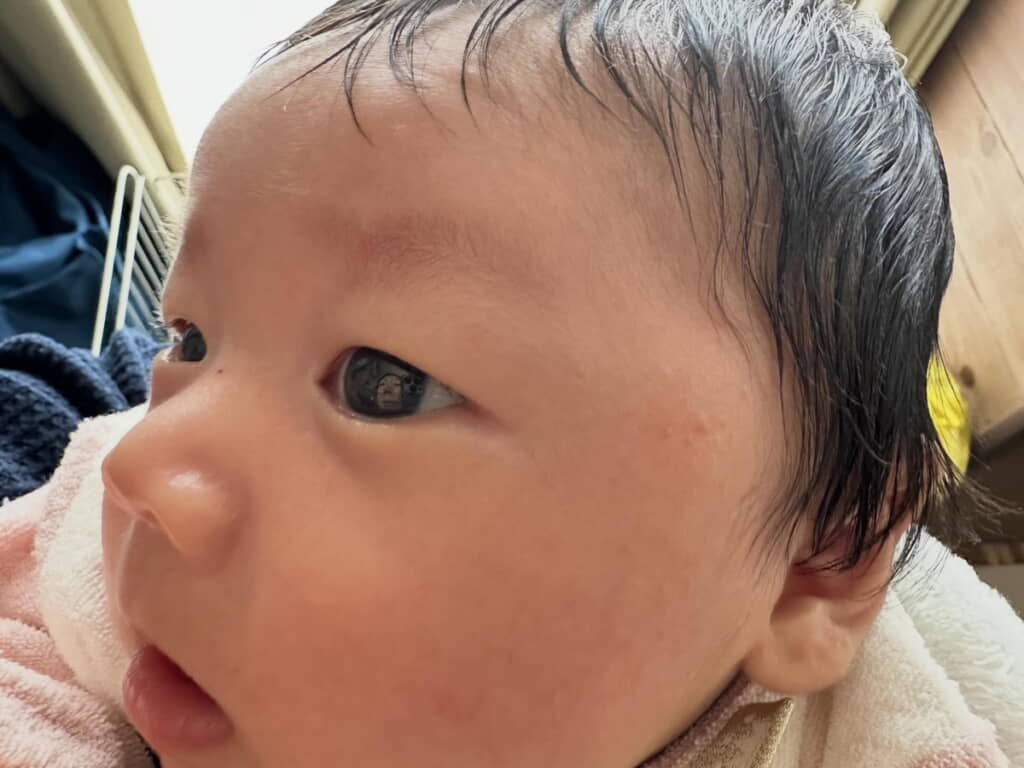 かわいい我が子を近距離で見つめていたら……