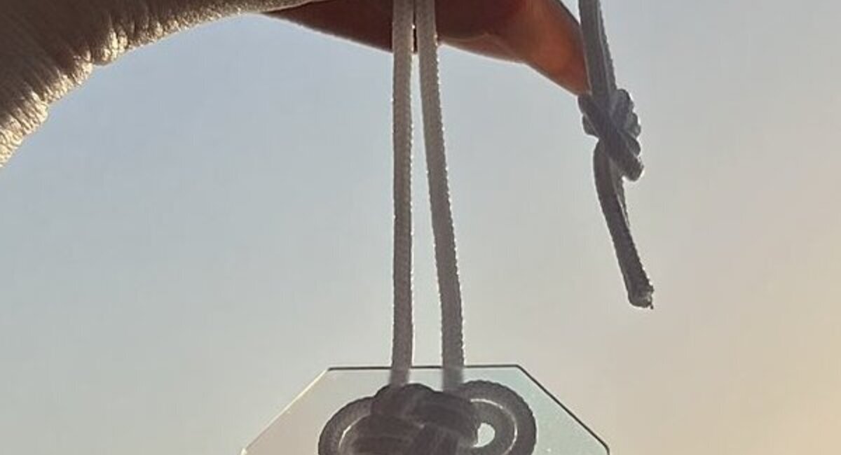 江ノ水のお土産コーナーで“ありえんほどかわいいお守り”を発見→よく見ると……　驚きのデザインに「初めて見た」「え、なにこれ可愛すぎます」（1/3） | カルチャー・アート ねとらぼ