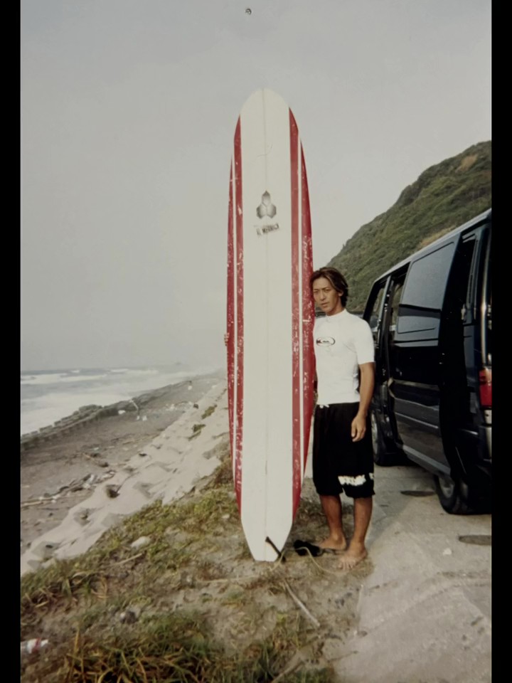 サーフィンを楽しむ様子