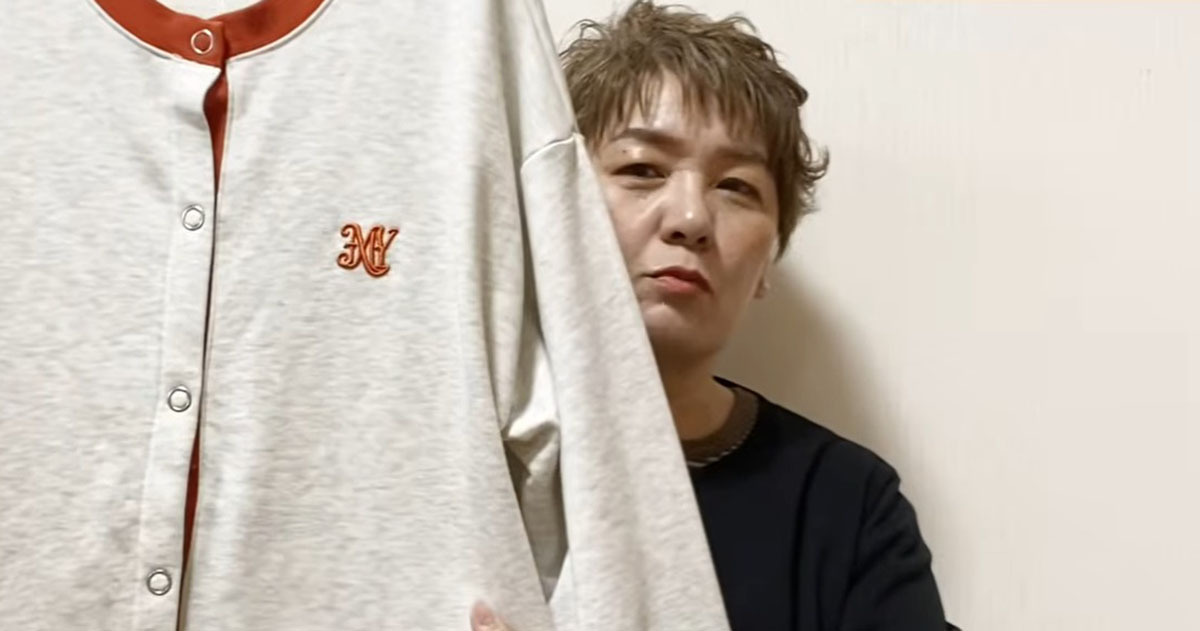 しまむらの“1639円カーディガン”→50代女性が着回したら…… オレンジが効いた春コーデに「素敵」「元気が出そう」(1/3) | 女性 ねとらぼ