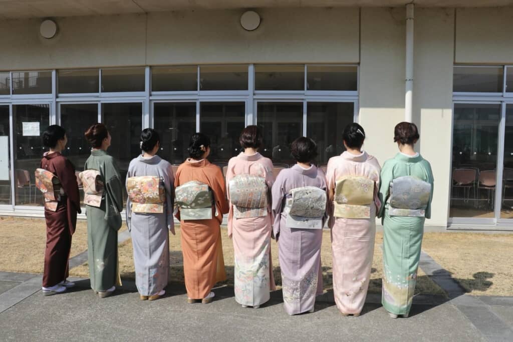 総勢8人の着物姿のママがずらり！