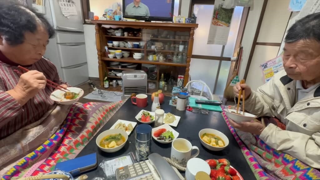 84歳のおじいちゃんとごはんタイム