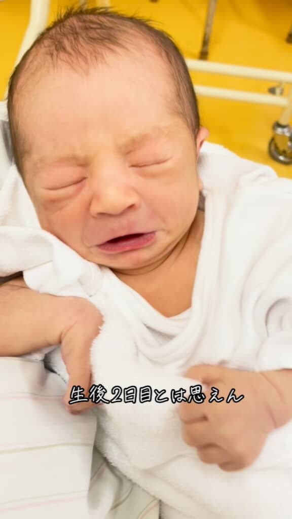 かわいらしいくしゃみを1つ