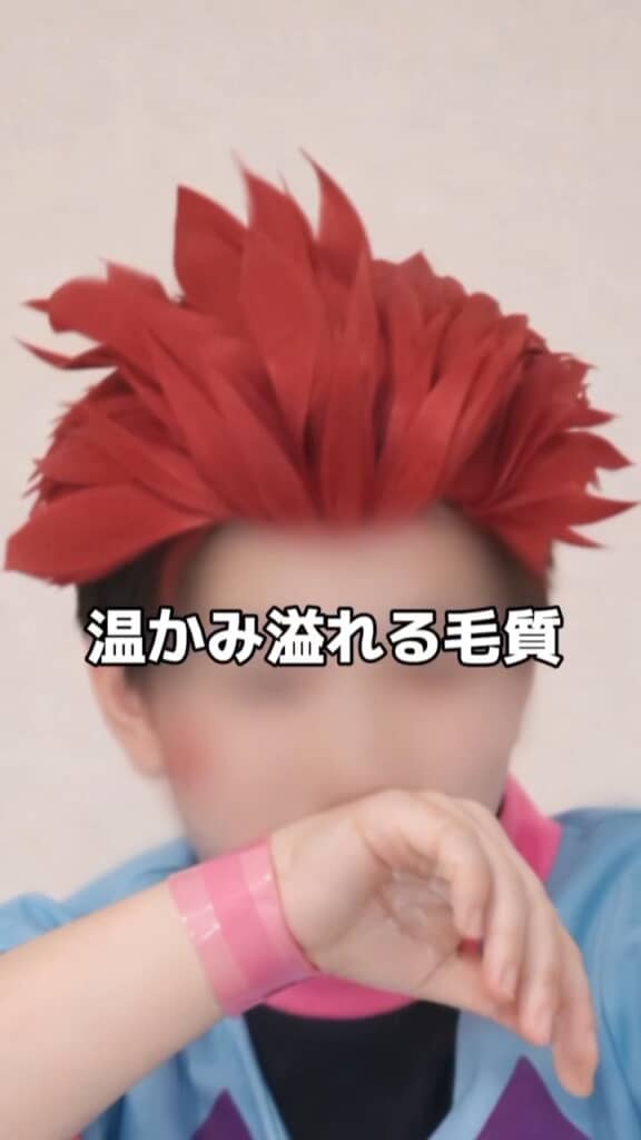 手首にビニールテープを巻いたヒソカ