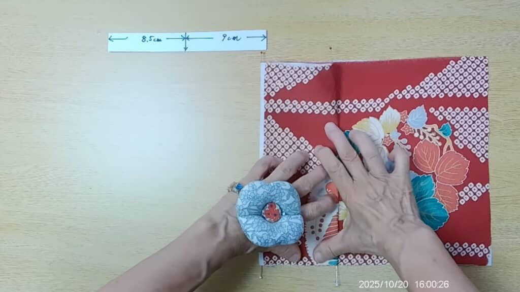 表布を折り込みます