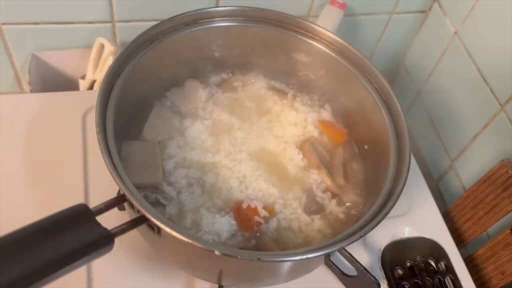 83歳のおばあちゃんが2人暮らしの孫に作る晩ご飯