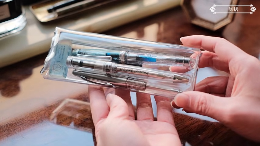 透明をテーマに作った筆箱(裏側)