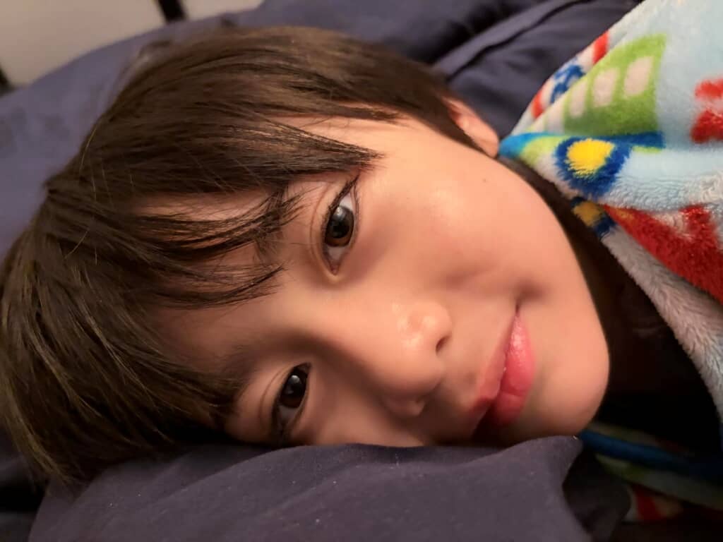 はっきりした顔立ちです