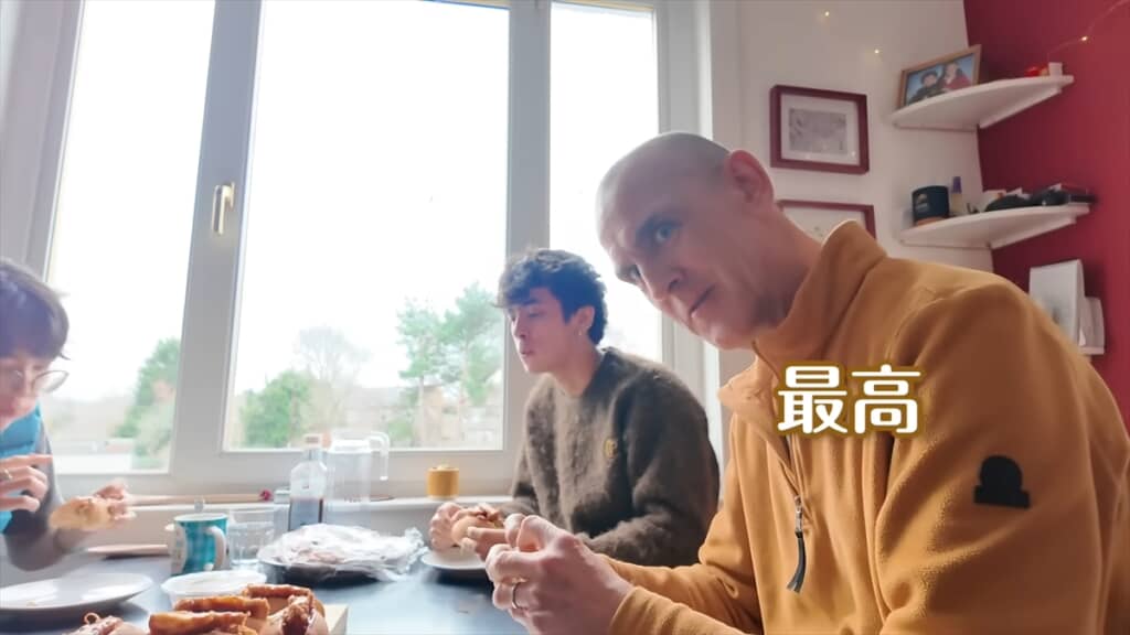 娘のアイルランド人の彼氏にとんかつを振る舞う日本人妻