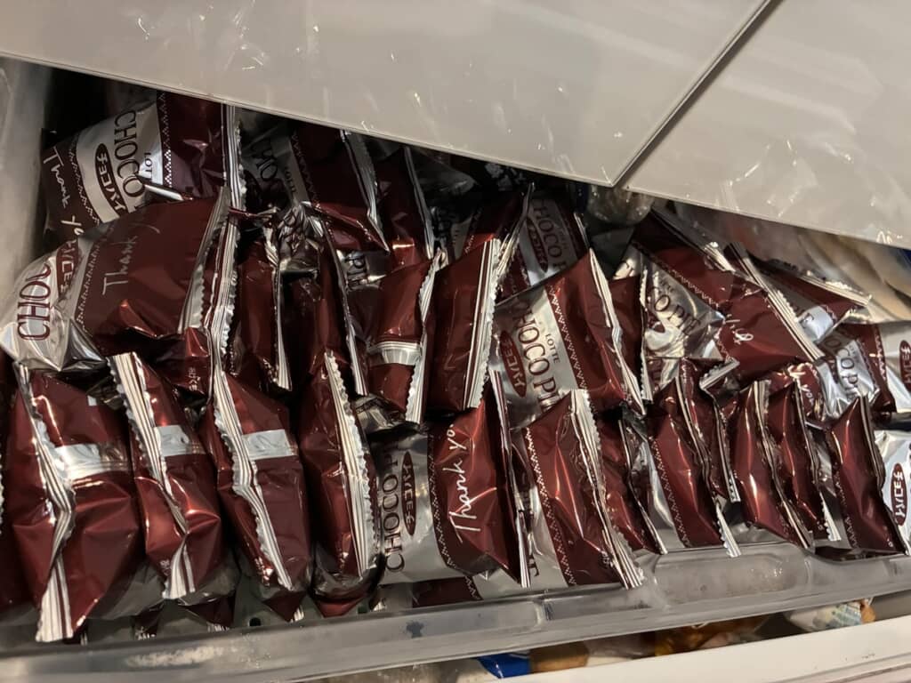 冷凍庫にチョコパイがぎっしり!!!（画像提供：ku.u.micooさん／@ku.u.micoo）