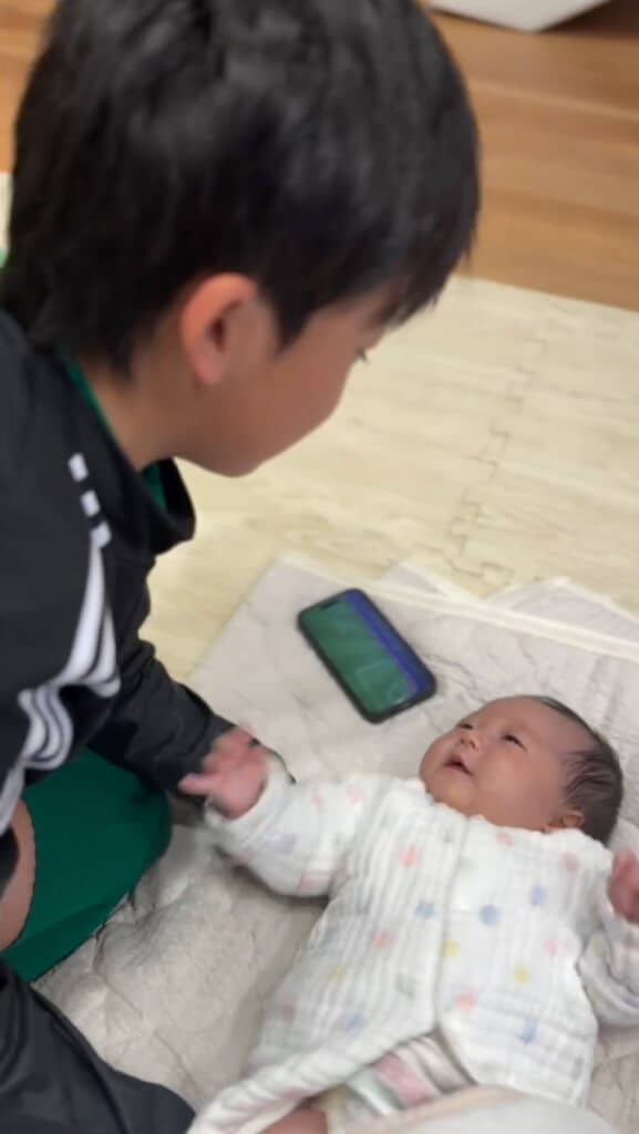 ゲームを中断するお兄ちゃん