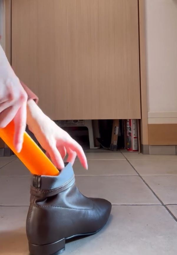 履き口を折り返す