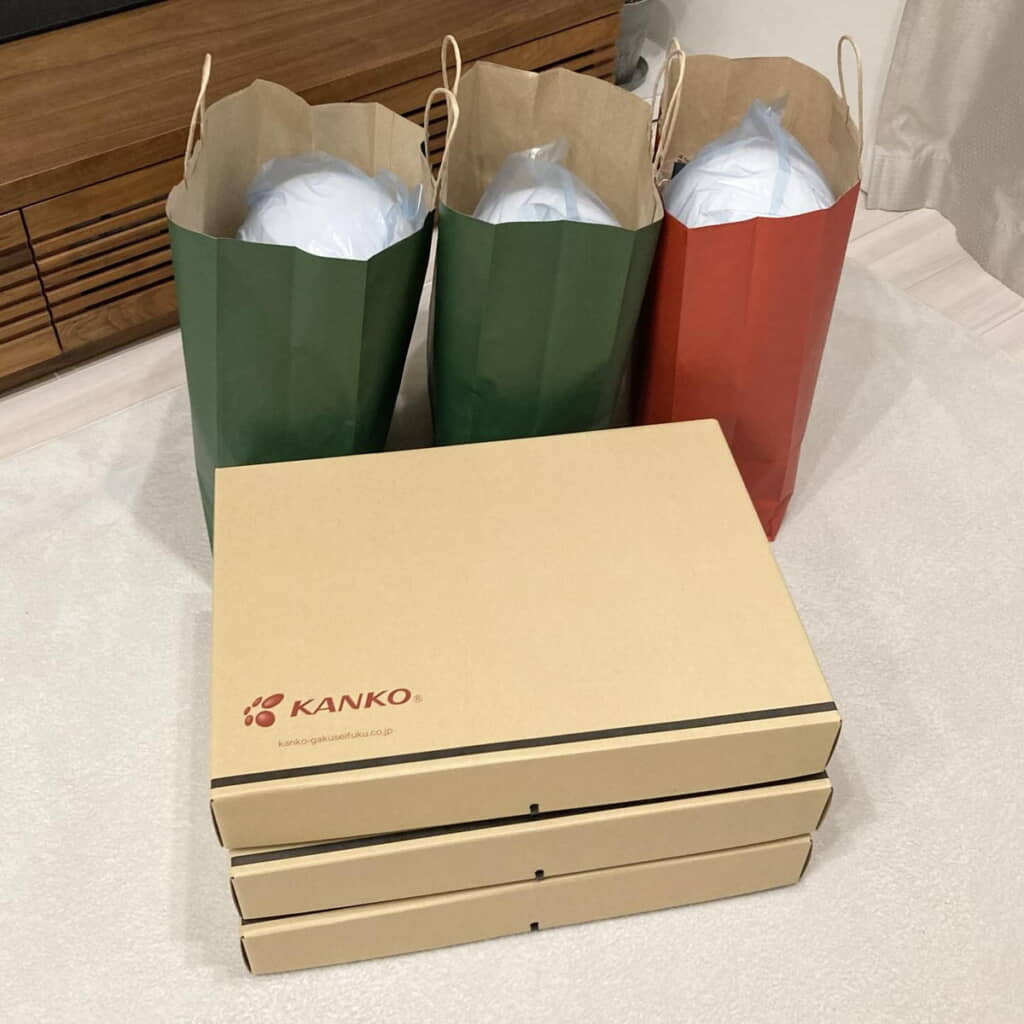 制服も体操服も3人分の三つ子ちゃん！