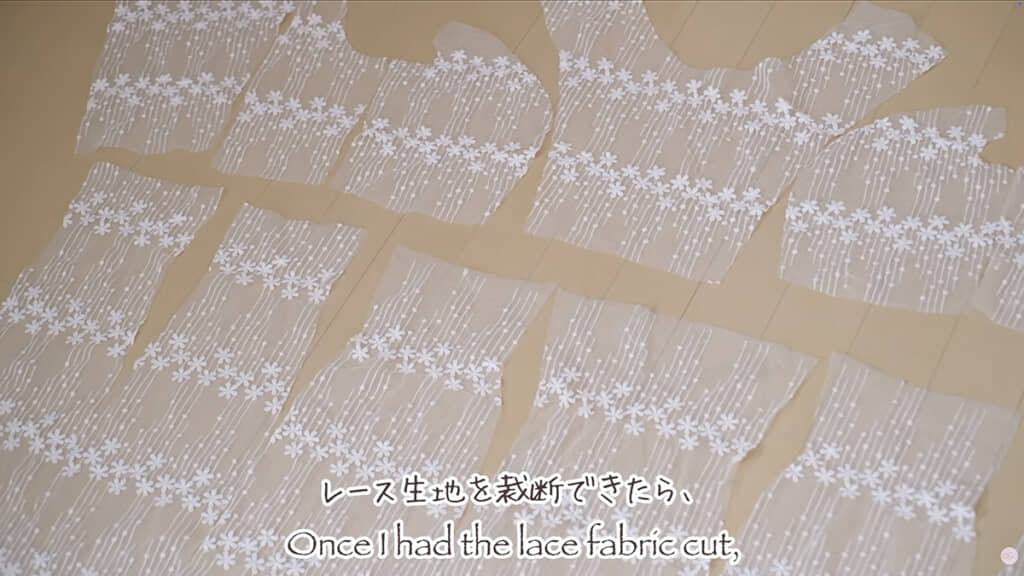 生地を裁断していきます