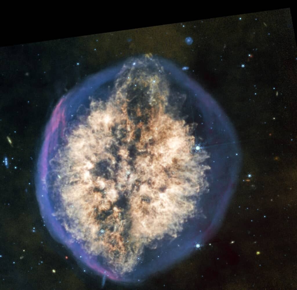 ジェームズ・ウェッブ宇宙望遠鏡（JWST）が捉えた頭蓋骨星雲