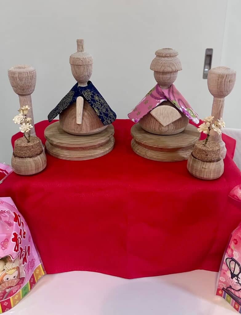 おじいちゃんが作ってくれた手作りの雛人形がかわいい！