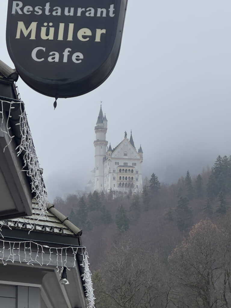 シンデレラ城のモデルと言われるノイシュヴァンシュタイン城