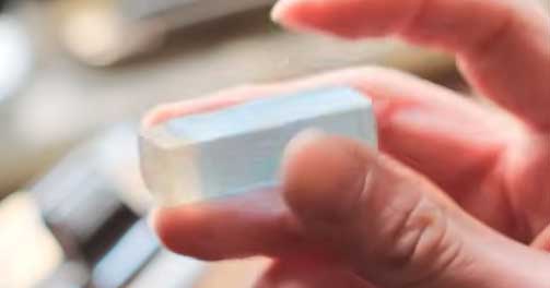 「こんなん見たら真似したくなる」　“透明な文具”を集めたペンケースを作ったら……　スケルトン好き大興奮のカッコよさに「本当にあるんだ…！」「センス良すぎる」（1/2） | ライフスタイル ねとらぼ