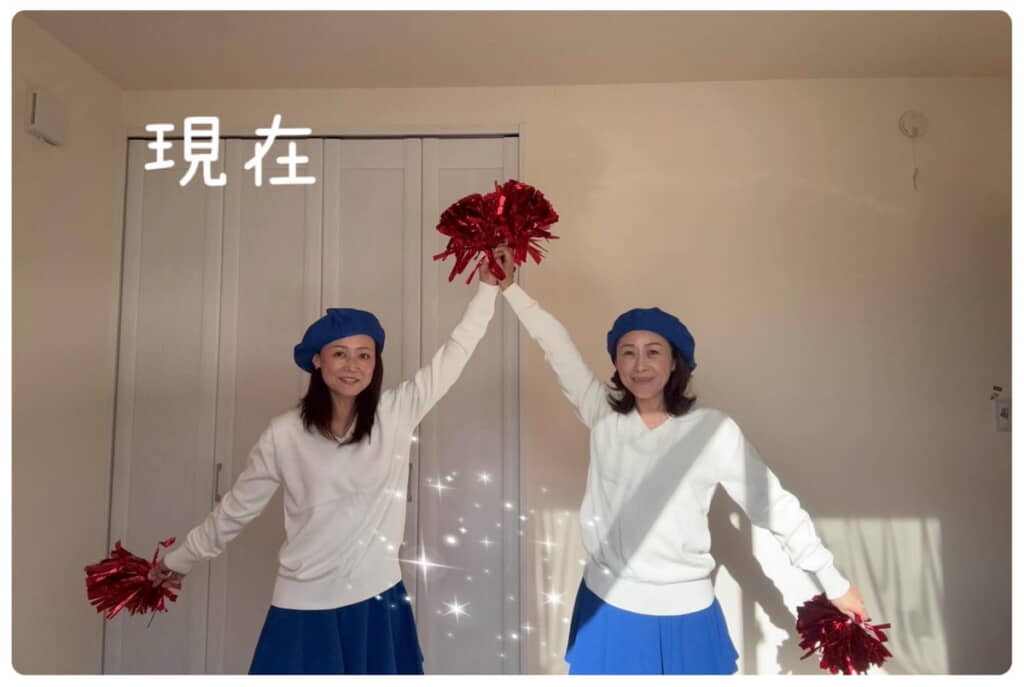 幼少期の写真を再現。右が投稿者さん