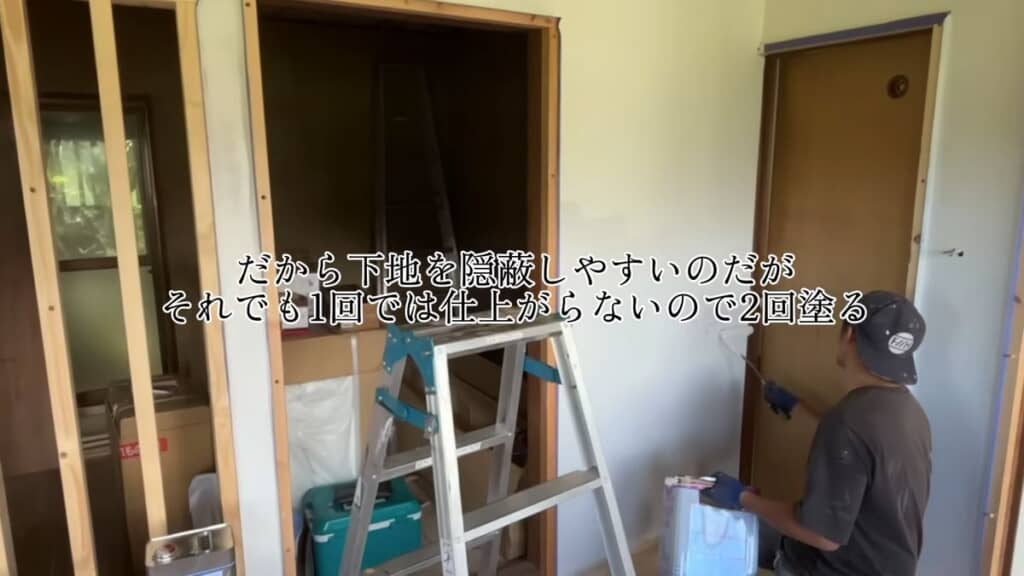 壁にN-90を2回塗る投稿者