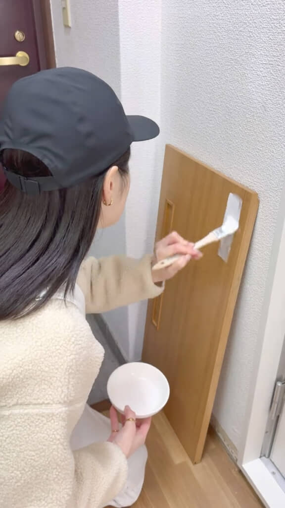 棚も白く塗って、統一感を出す