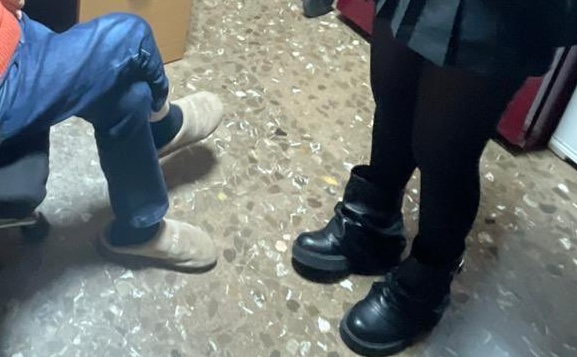 おじいちゃんと孫の出で立ちを見比べると？