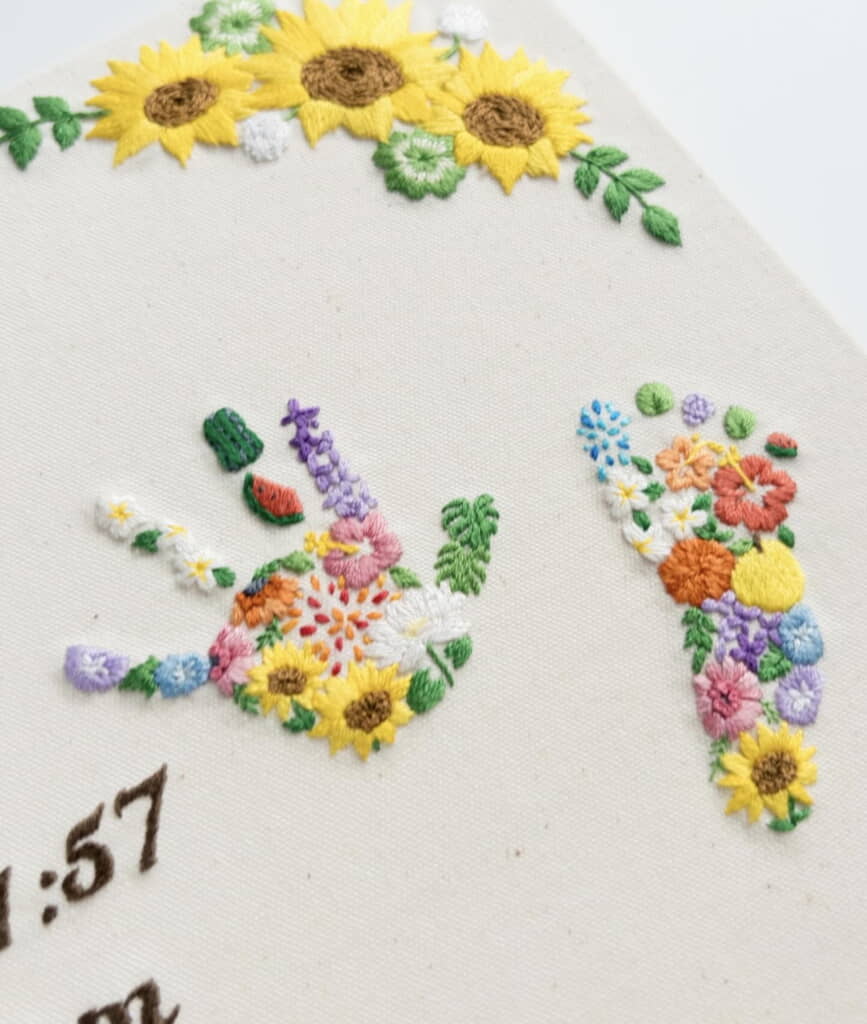 華やかな手型、足型刺しゅう