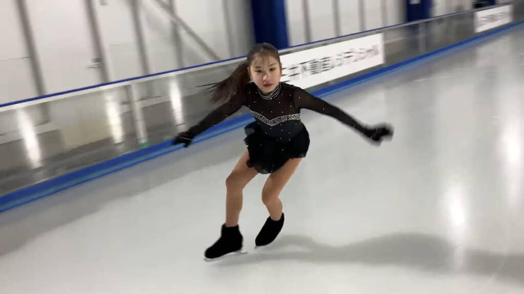 そばで滑走しながら撮影