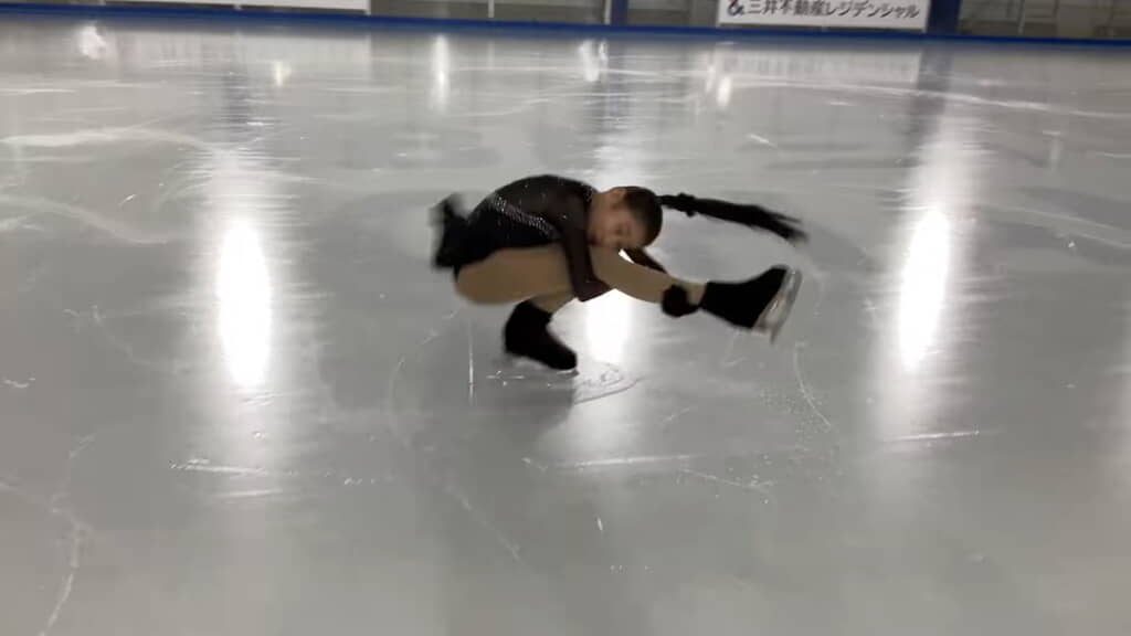 狼嵜光の技を次々とキメていく