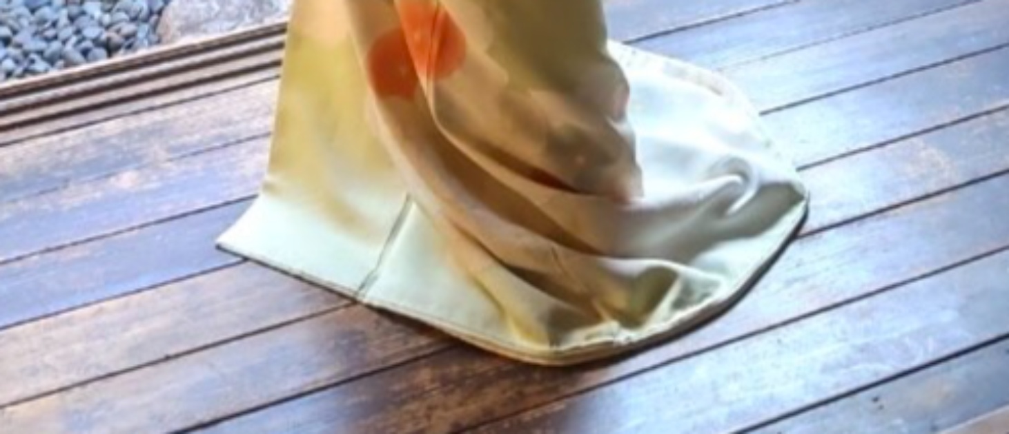 刺しゅう職人の母→1歳娘と写る着物姿は…… 息をのむ親子ショットに「一秒でファンになりました」「どちらの姫君ですか」(1/3) | ライフスタイル ねとらぼ