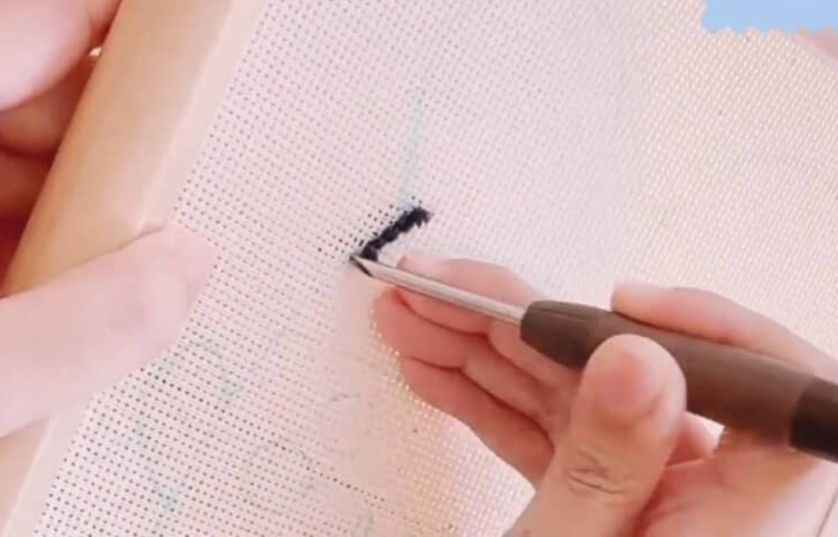 布に糸をプスプス刺すだけで→超立体「たまごっち」キャラに大変身！　「まめっちと並べたら絶対可愛い」「素晴らしすぎます」（1/3） | ハンドメイド ねとらぼ