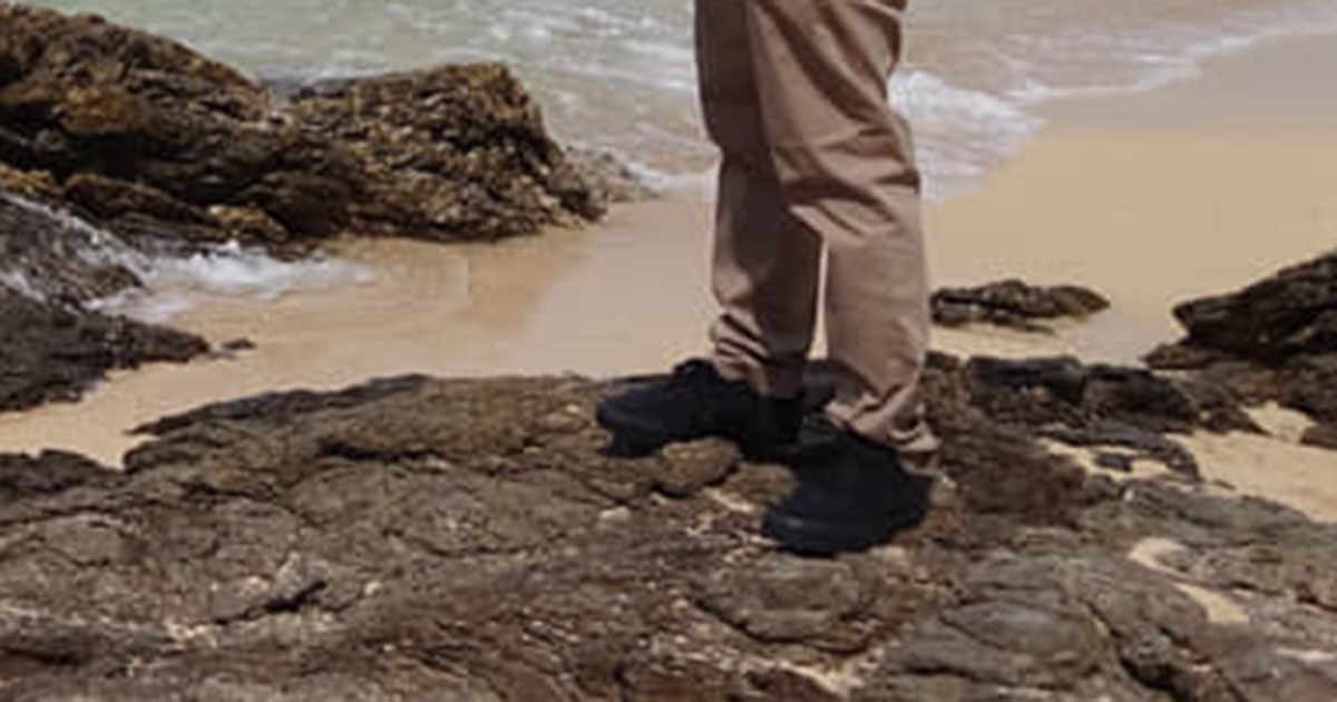 沖縄旅行でホテルスタッフに間違われた男性→思わず納得の姿に「これは完全にオススメの店聞いてしまう」「馴染みすぎやろ」（1/4） | 沖縄県 ねとらぼ