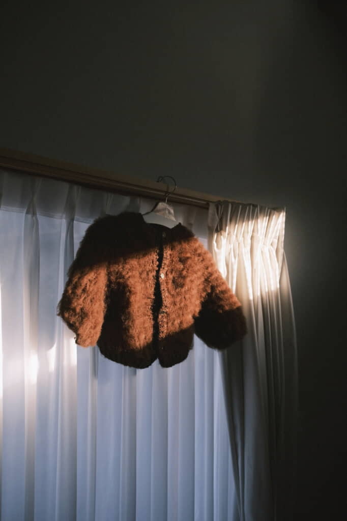 100均毛糸のカーディガンとは思えない