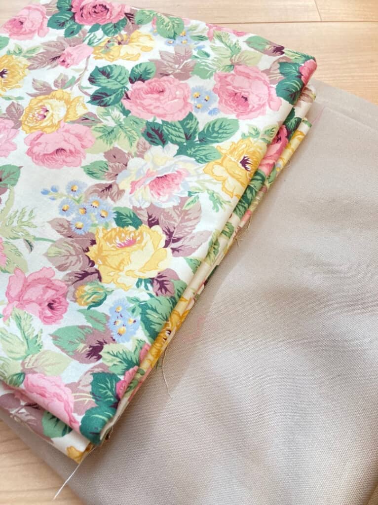 華やかで春らしい花柄