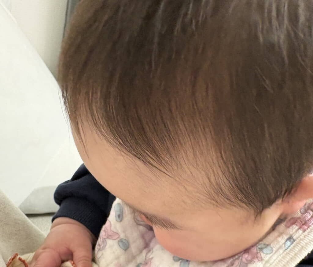 赤ちゃんが見つめる先にあるものは……