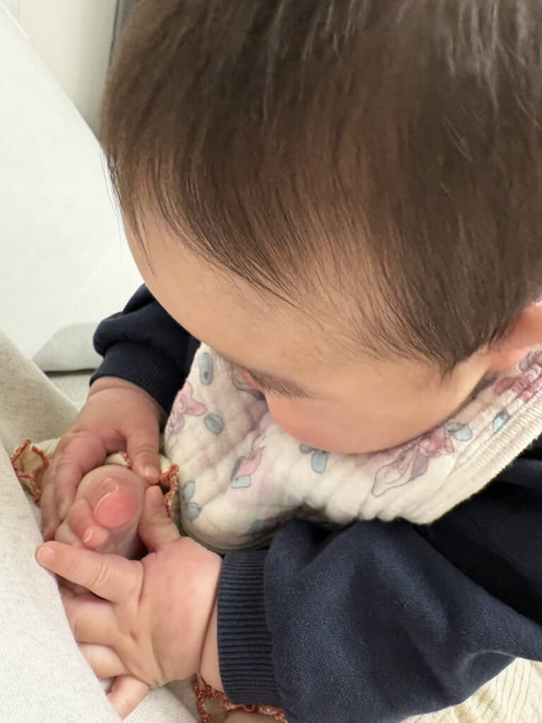 小さな自分の足でした！