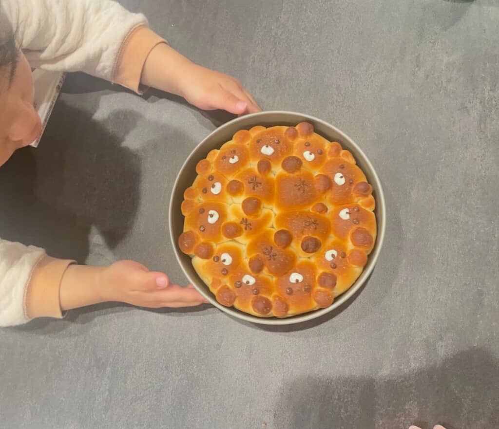 かわいいクマのパンが完成!