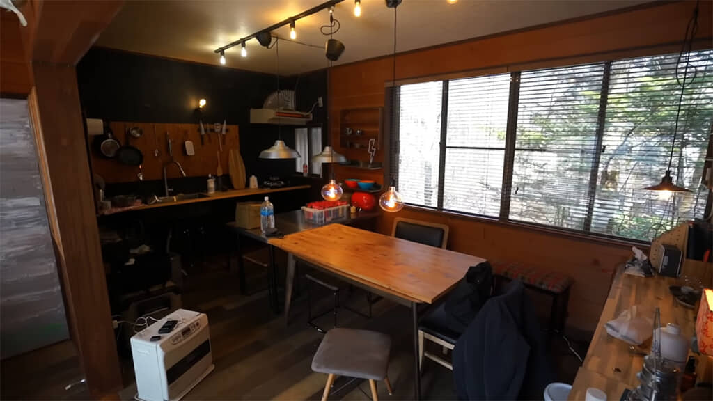 キッチンにやってきました