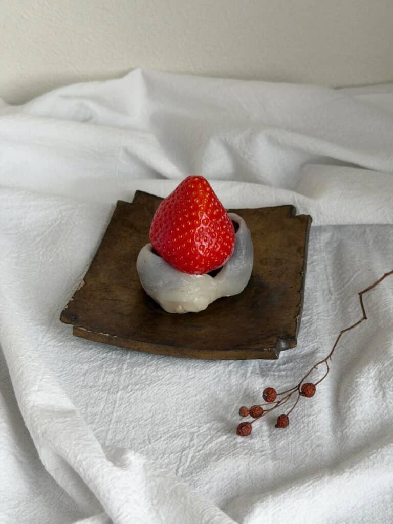 大福よりもいちごのほうが大きいいちご大福