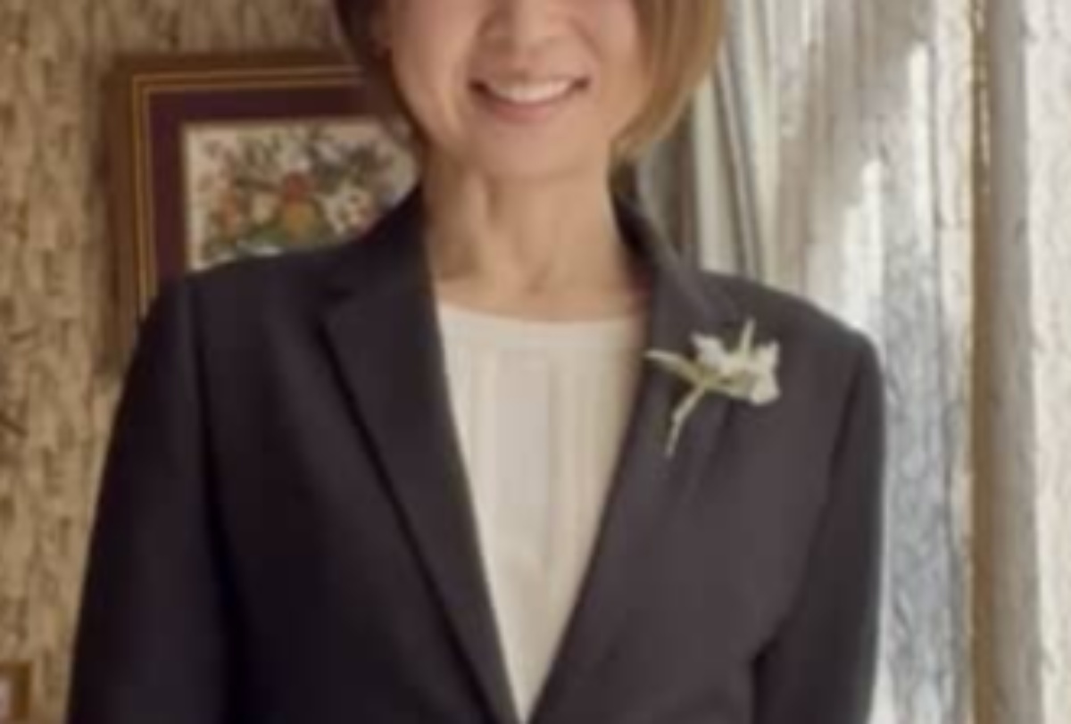 “パンツ制服”を選んだ娘の卒業式→ママが着たのは……　「結局こういう人が一番すてき」「自慢のママでは」と絶賛の声（1/3） | 教育・子育て ねとらぼ