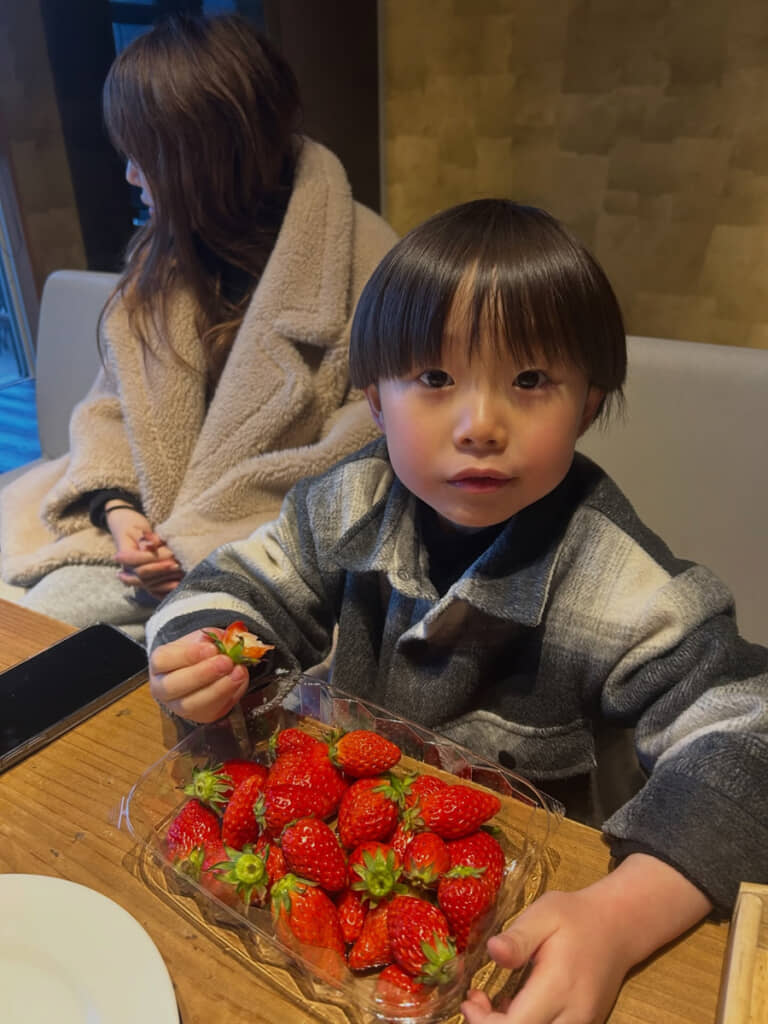 お姉ちゃんのそばを離れない