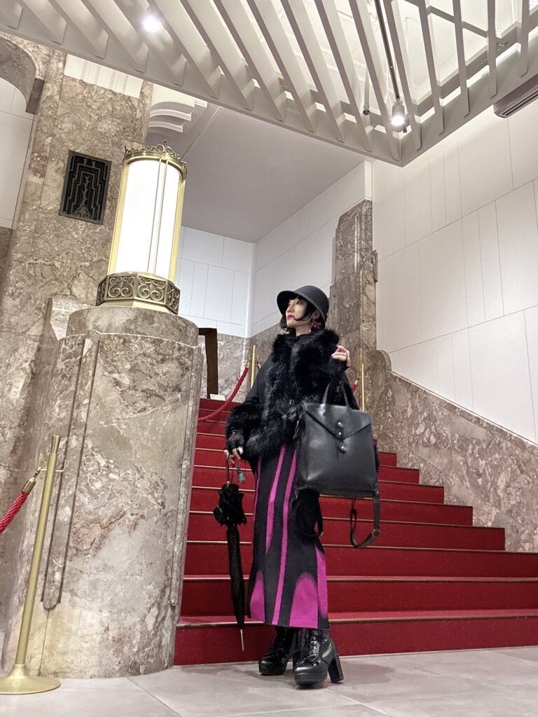 別コーデの帽子、ブーツ、傘もしまむらです「画像は投稿者（@kimonoFujiChiyo）さん提供」