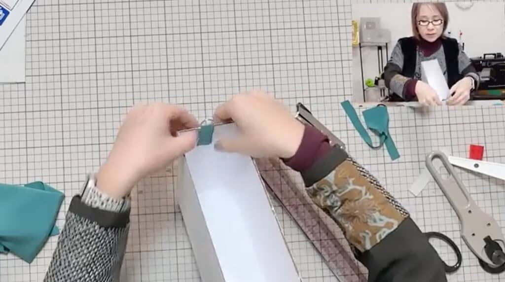 Dカンのパーツを付けます