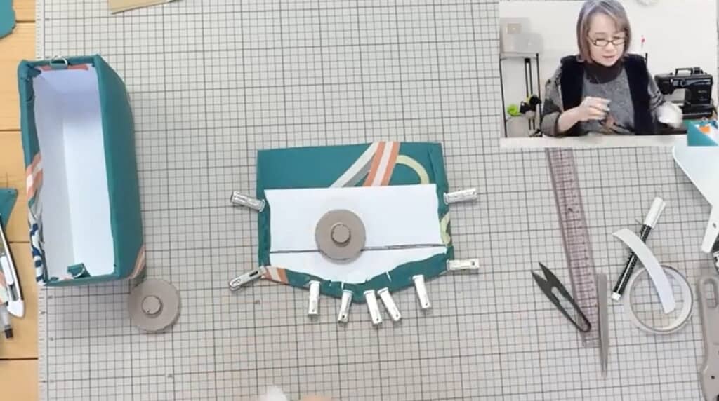 フタを作ります