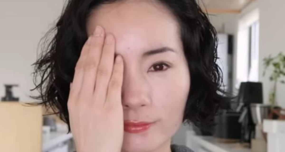 「上戸彩さんにそっくり」42歳主婦が若見え半顔メイクしたら……左右で“別人レベル”の仕上がりに「目だけでも変わるんだ」（1/3） | 美容 ねとらぼ