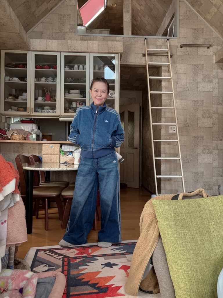 おしゃれなデニムジャージコーデ