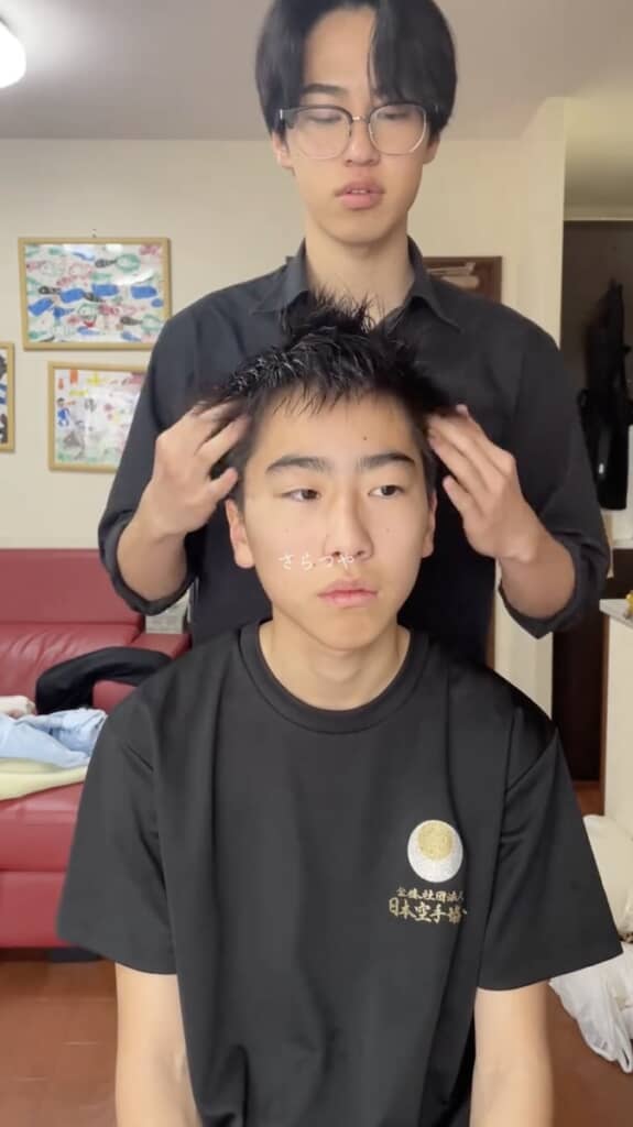 ヘアクリームでさらつや感を出す